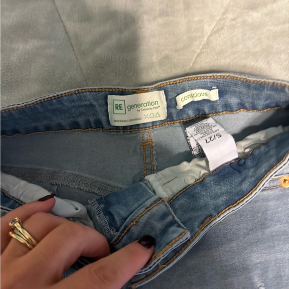 Stretch Jean shorts with cuff 5 - Picture 2 of 2